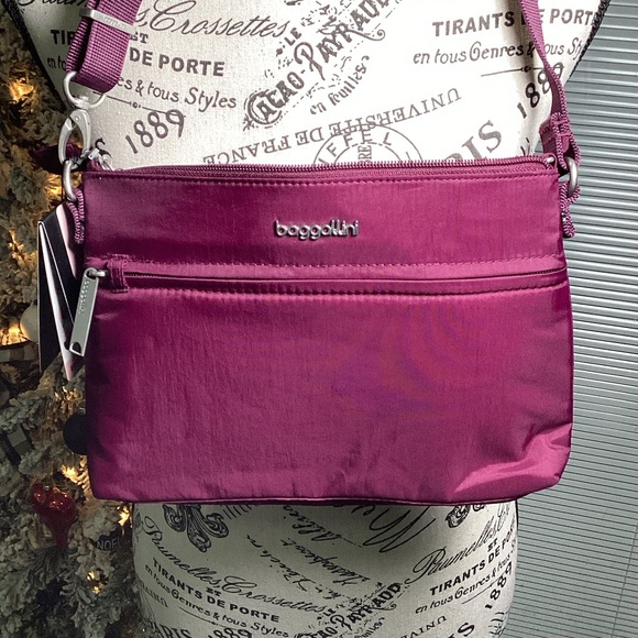 Baggallini Mulberry Crossbody Security Travel Bag BNWT 💜🩷 - Picture 9 of 9